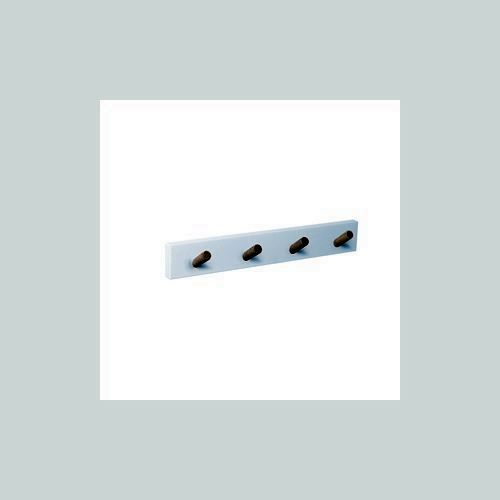 PERCHA BLANCA NESU 4 POMOS INCLINADOS NATURAL