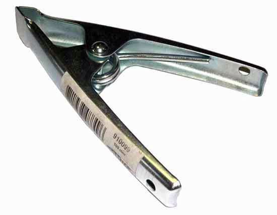 PINZA METALICA ZINCADA 150 MM.