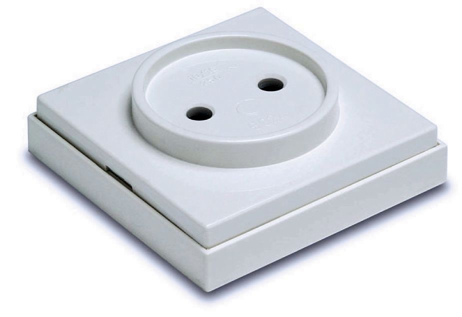 BASE ENCHUFE SUPERFICIE 10A REF.5024B
